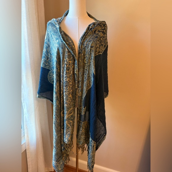 Vintage Lucky Brand Scarf - Picture 3 of 5